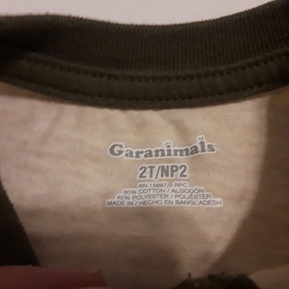 4 pc kids tees and long sleeve shirts - Picture 14 of 15